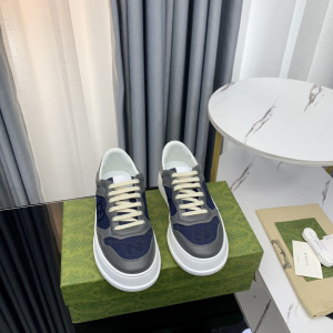 Gucci 2023 최신 남녀 캐주얼 화이트 스니커즈