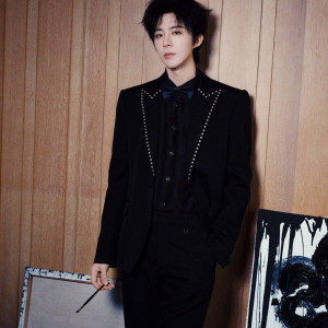 블랙 스터드 장식 정장 재킷