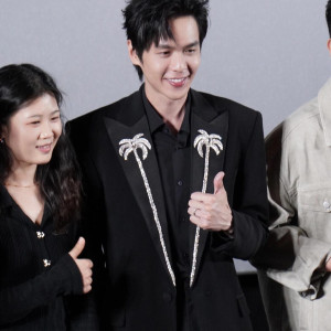 야자수 패턴 블랙 정장 재킷