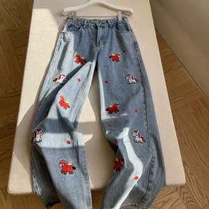 CHANEL 신년 한정 말 자수 청바지