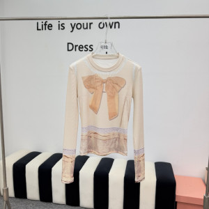 베이지 리본 레이스 긴팔 티셔츠